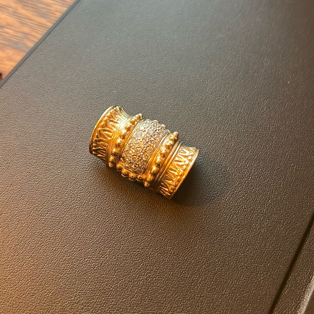 A. Vahan 14K gold and diamond necklace pendant